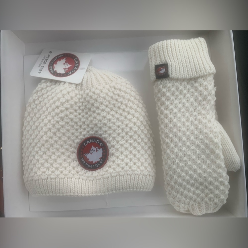 Canada weather gear hat and mitten set